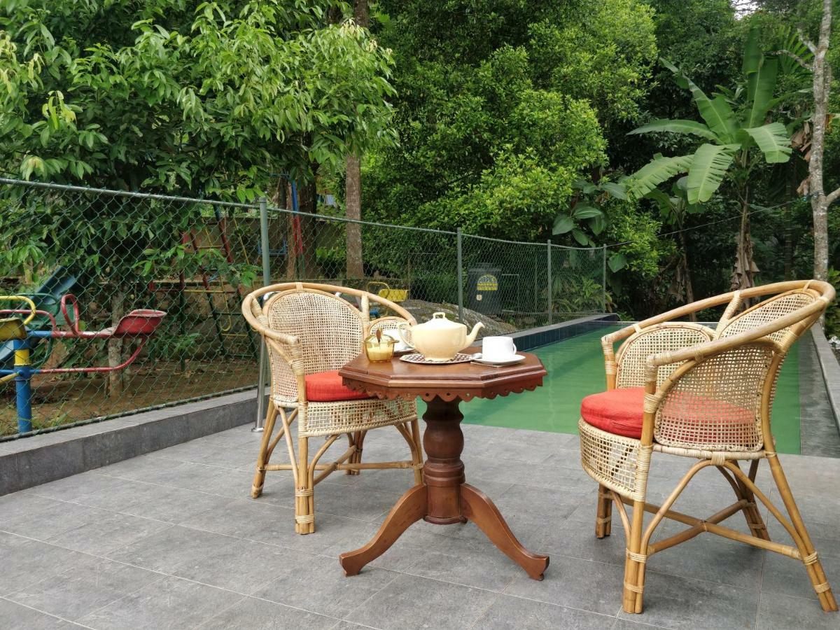 Alfred Colonial Bungalow & Spice Garden Kobbekaduwa Exterior photo